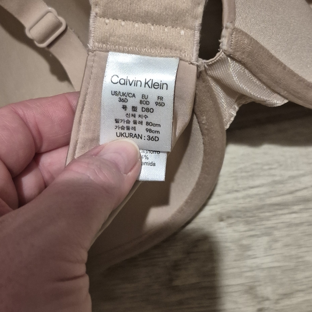 Calvin Klein Black and Tan Bras - Picture 7 of 7